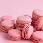 macaroons, pink, desserts, sweets, phone wallpaper, cookies, meringues, pastries, treats, food, edible, baked goods, food photography, aesthetic wallpaper, iphone wallpaper
